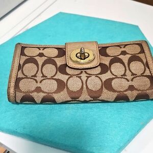 Coach wallet. Classic brown and tan